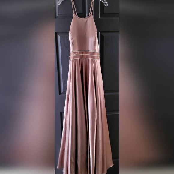 Rose Gold Prom or Bridal dress - Picture 1 of 5